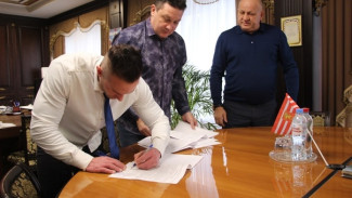 В Керчи впервые подписали соглашение по регулированию трудовых отношений