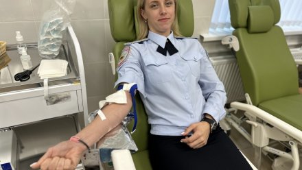 Накануне Дня памяти жертв ДТП крымские полицейские сдали донорскую кровь