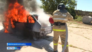 Крымские пожарные провели учения по тушению автомобилей