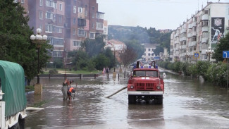 Более тысячи человек продолжают ликвидировать последствия потопа в Керчи (ВИДЕО)