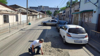Активисты требуют подлатать дороги в Симферополе