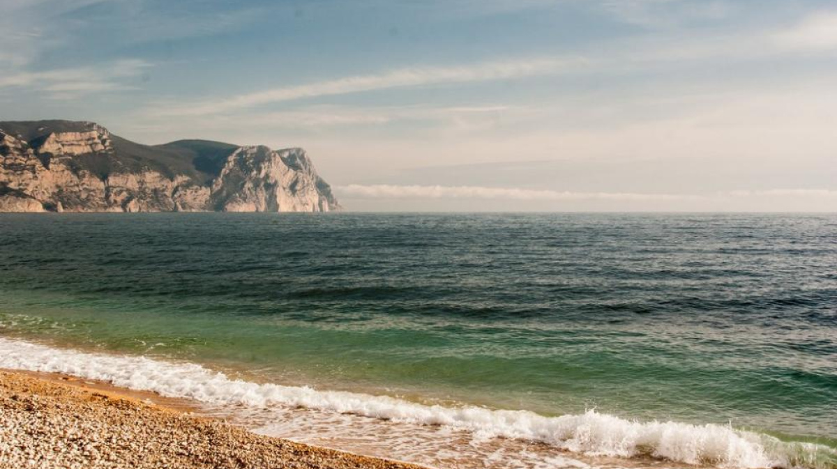 Керчь точный прогноз. Крым в феврале. Крым климат море. Крым природа февраль. Море Крым февраль.