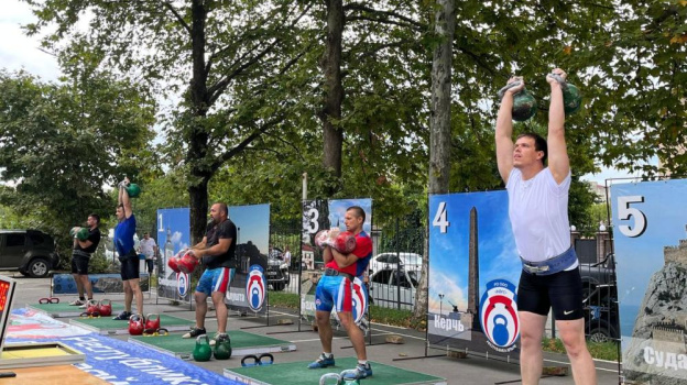 В Крыму прошли соревнования по гиревому спорту