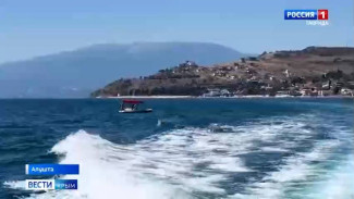 В Алуште сотрудники МЧС и Крымской транспортной прокуратуры провели рейд в акватории Чёрного моря