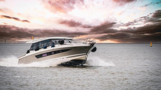 В Балаклаве опрокинулось судно с пассажирами