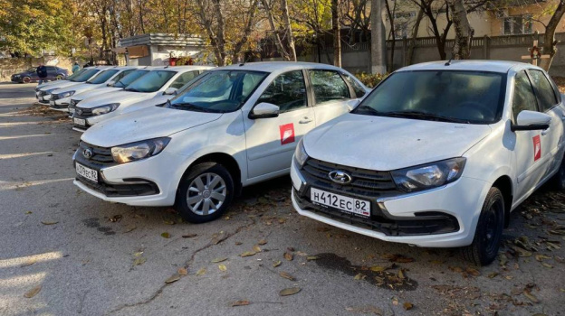 Крымские больницы получили новые автомобили