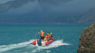 Туристку чуть не унесло в море в Судаке