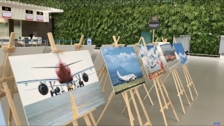 Выставка ко Дню гражданской авиации открылась в аэропорту Симферополя