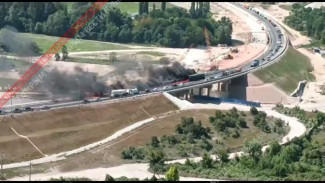 Момент столкновения грузовика с автомобилями под Севастополем попал на видео 