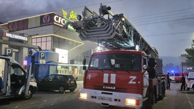 Следком Крыма начал проверку из-за пожара в торговом центре в Симферополе