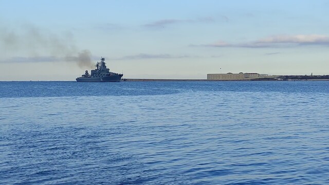 Флагман ЧФ вернулся в Севастополь после сопровождения кораблей НАТО в Черном море