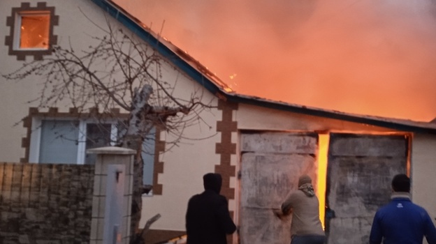 Пожарные предотвратили взрыв жилого дома в Крыму