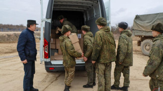 Крымские железнодорожники отправили гуманитарную помощь военным