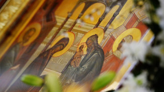 Аксёнов поздравил православных христиан с праздником Сретения Господня