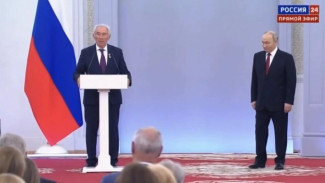 Александр Баталин поблагодарил Путина за вклад в развитие Крыма