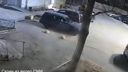 В Симферополе неизвестный повреждает машины, припаркованные вблизи многоквартирных домов