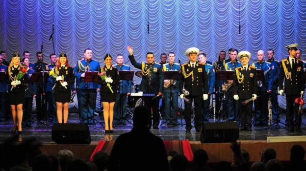 Симбиоз джаза и военного оркестра: в Крымской филармонии прошел необычный концерт