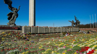 Аксёнов готов разместить в Симферополе памятник Освободителям Риги