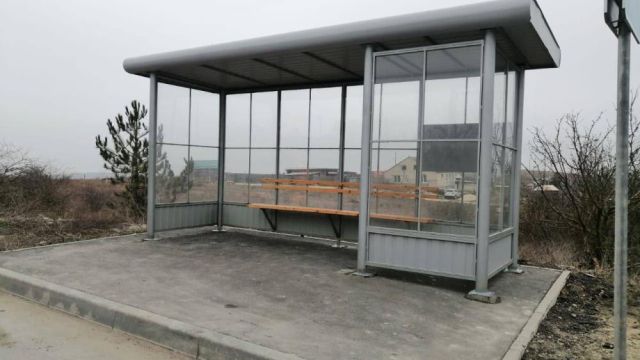В Крыму обновляют автобусные остановки