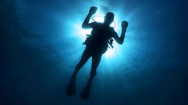 Водолазы ЧФ провели учения на глубине 40 метров