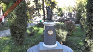 Памятник Богдану Хмельницкому из Мелитополя открыли в Бахчисарайском парке миниатюр