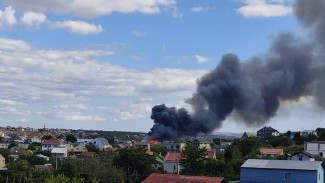В Севастополе произошёл крупный пожар в частном секторе (ВИДЕО)