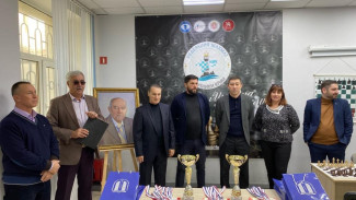 В Симферополе проходит шахматный турнир памяти основателя КИПУ