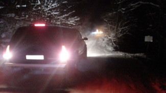 Три автомобиля эвакуировали из снежных заносов за сутки в Крыму