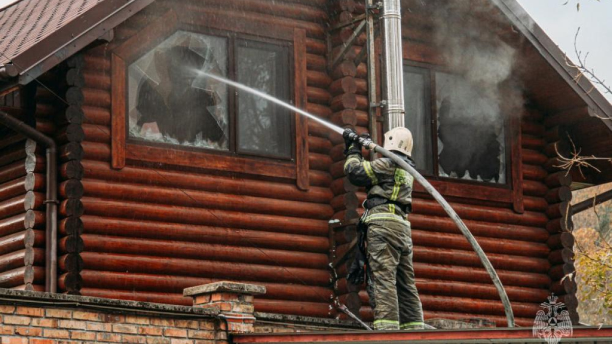 В Севастополе на пожаре в бане погиб мужчина – Новости Крыма – Вести Крым