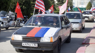 Глава Крыма поприветствовал участников автопробега «Zа мир без нацизма»