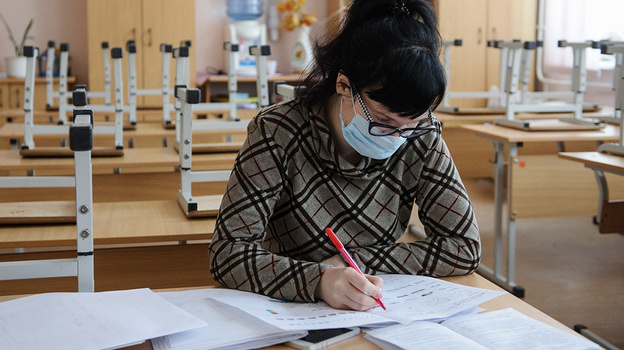 30 случаев COVID-19 зафиксировали в школах Крыма за неделю