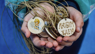 Аксёнов поздравил крымчан с Днём добровольца
