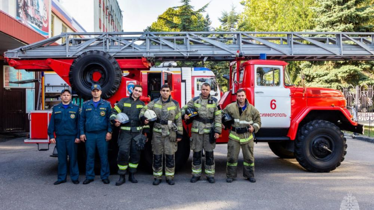 В Симферополе огнеборцы спасли на пожаре восемь человек, из них двоих детей  – Новости Крыма – Вести Крым