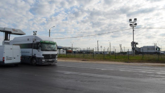 Около двух тысяч автомобилей пересекают границу Крыма каждый день