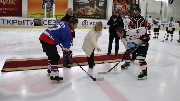 В Крыму стартовал региональный чемпионат НХЛ