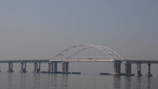 На Крымском мосту ограничили движение