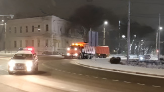 ГИБДД помогает спецтехнике быстрее убрать снег на улицах Симферополя