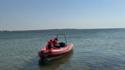 Четыре сап-бордиста унесло в море в Ленинском районе