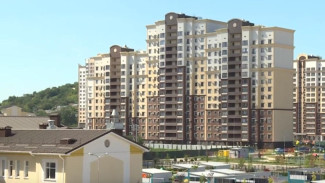 Крымчан из 200 аварийных помещений планируют расселить в новое жильё в 2024 году