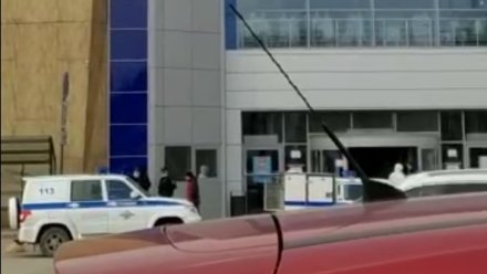 Торговый центр в Симферополе эвакуировали из-за подозрительного предмета