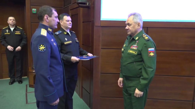 Шойгу наградил лётчиков после инцидента с беспилотником США в районе Крыма