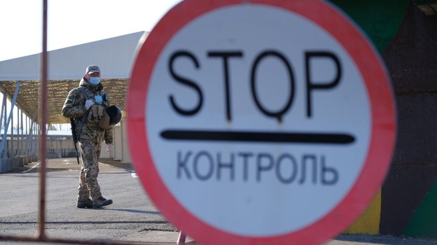 Украинские КПП на границе с Крымом не будут закрыты из-за COVID-19