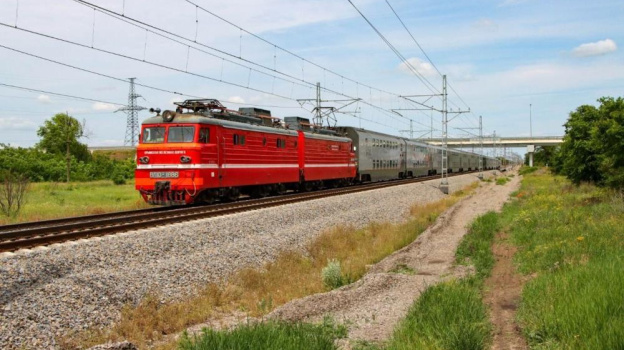 Минтранс РФ предложил автомобильным грузоперевозчикам доставку товаров в Крым по железной дороге