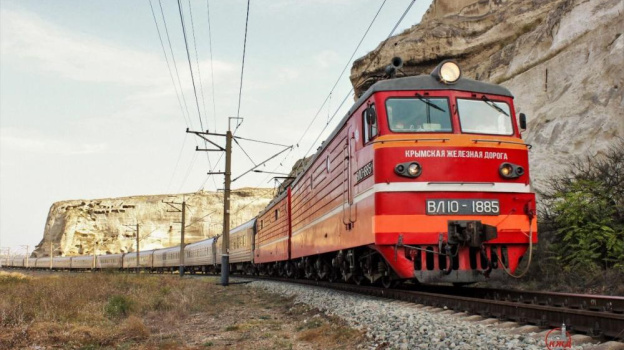 Туристов, которые выезжают из Крыма на поезде, на автобусах доставят во Владиславовку