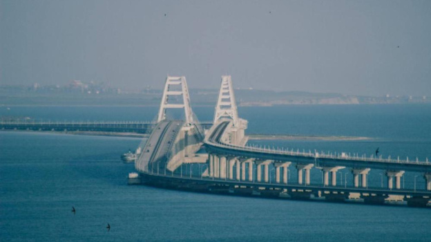 Застрявшим на Крымском мосту туристам вернут предоплату за размещение