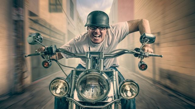 Пьяный мотоциклист рассекал по Ялте