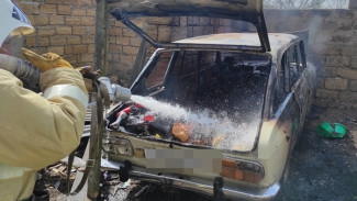 Автомобиль сгорел дотла в Раздольненском районе