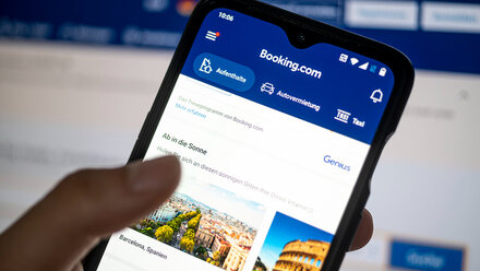Booking.com ввела новые ограничения для работы в Крыму