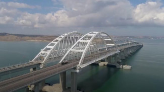 К 11 утра очередь перед Крымским мостом уменьшилась на 140 автомобилей 