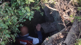 В Судаке спасатели помогли мужчине, упавшему в колодец